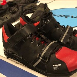 I form men’s squat shoe